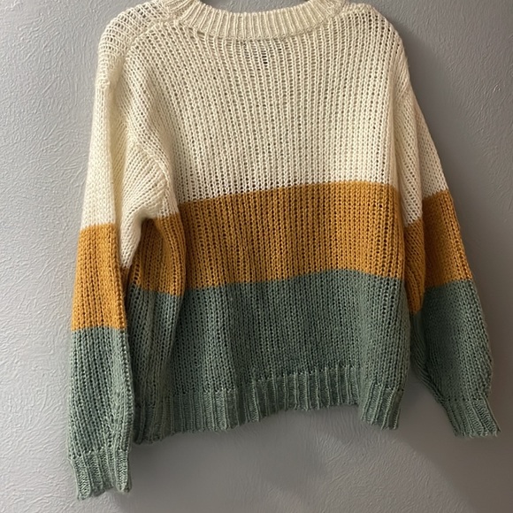 Loose-Knit Sweater - Picture 2 of 2